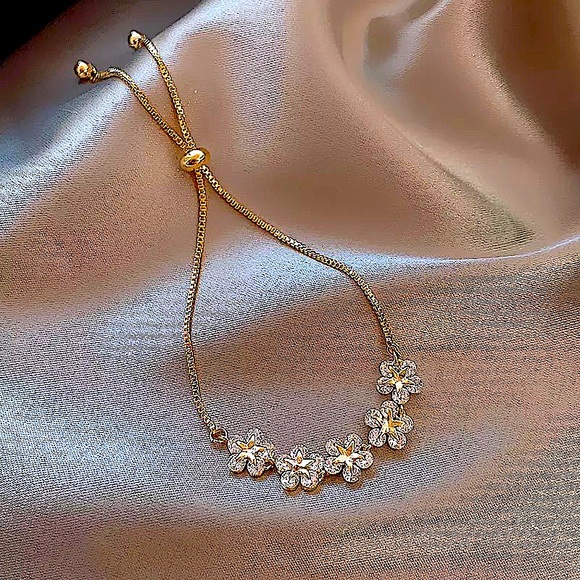 🆕 Elegant Fashion Rhinestone Zircon Flowers Adjustable Bolo Bracelet - Picture 3 of 6